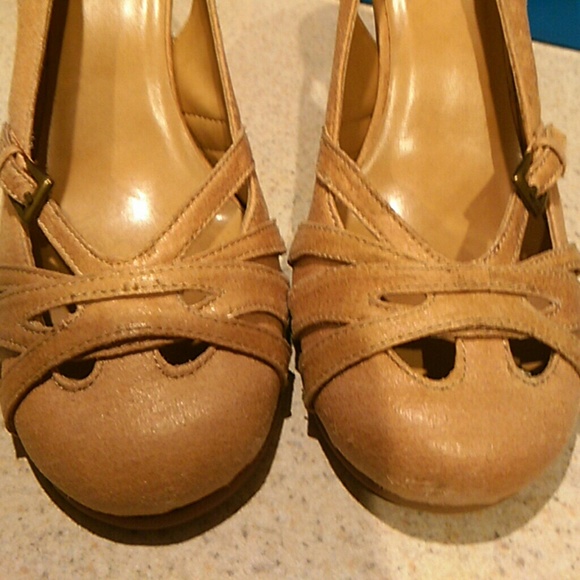 FREE with Purchase!! Charlotte Russe heels 8 - Picture 2 of 8