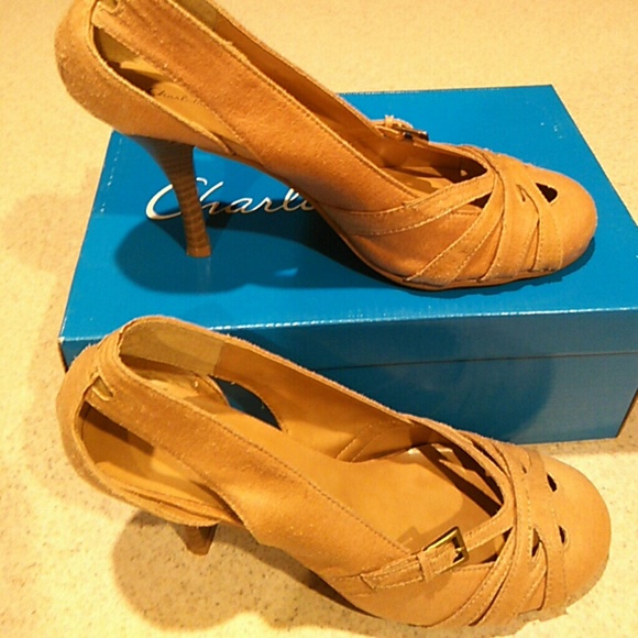 FREE with Purchase!! Charlotte Russe heels 8 - Picture 4 of 8