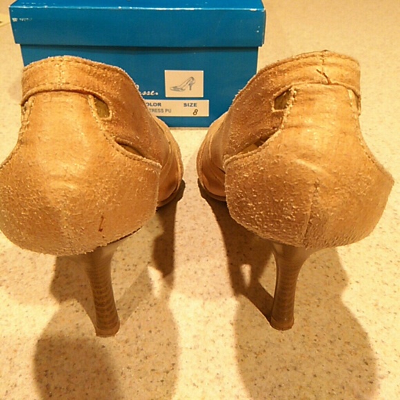 FREE with Purchase!! Charlotte Russe heels 8 - Picture 6 of 8