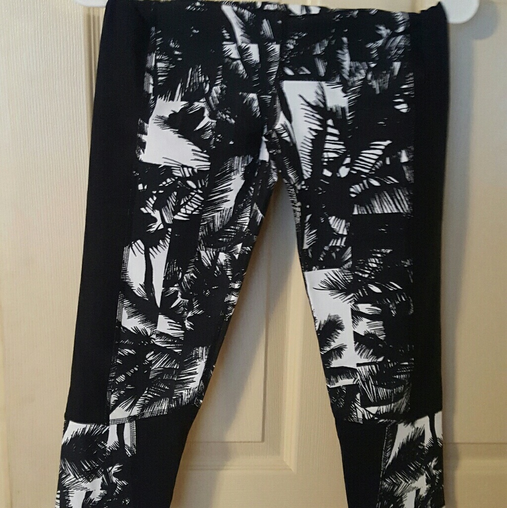 Fabletics crop pants