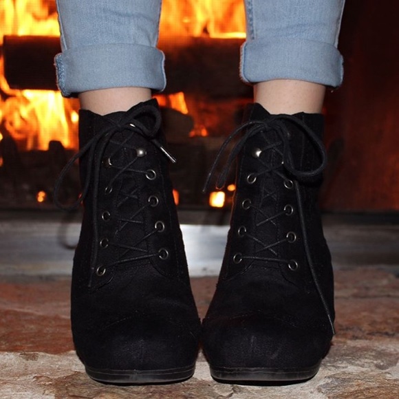 Size 9 Lace Up Black Suede Booties - Picture 1 of 4