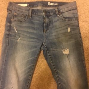 GAP Girlfriend Jeans. Size 27.