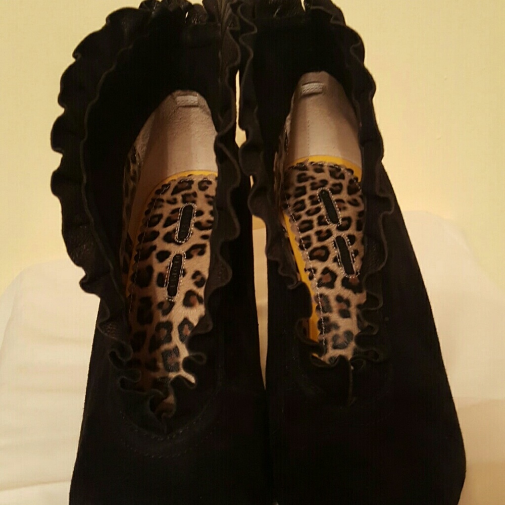 Shoe - Picture 4 of 5