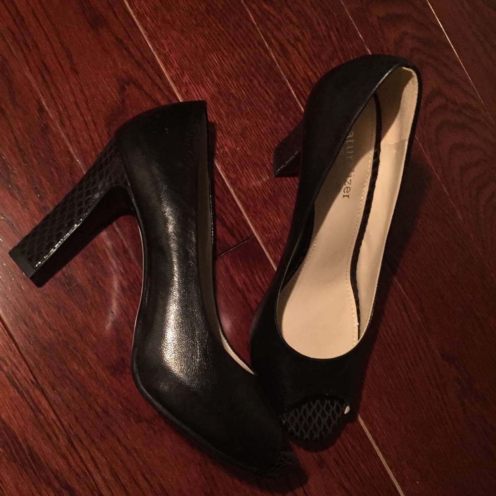 Naturalizer pumps