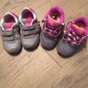 2 pairs new balance sneakers