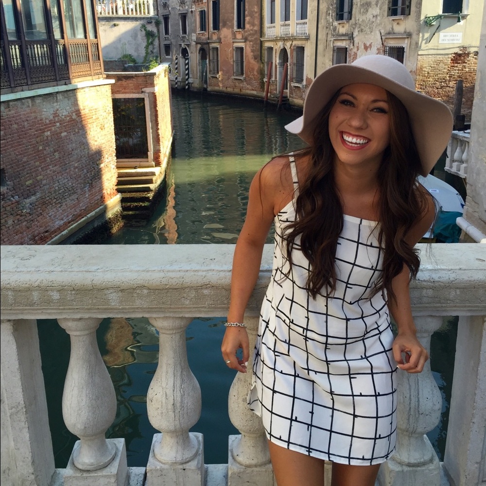 Meet your Posher, Ashley