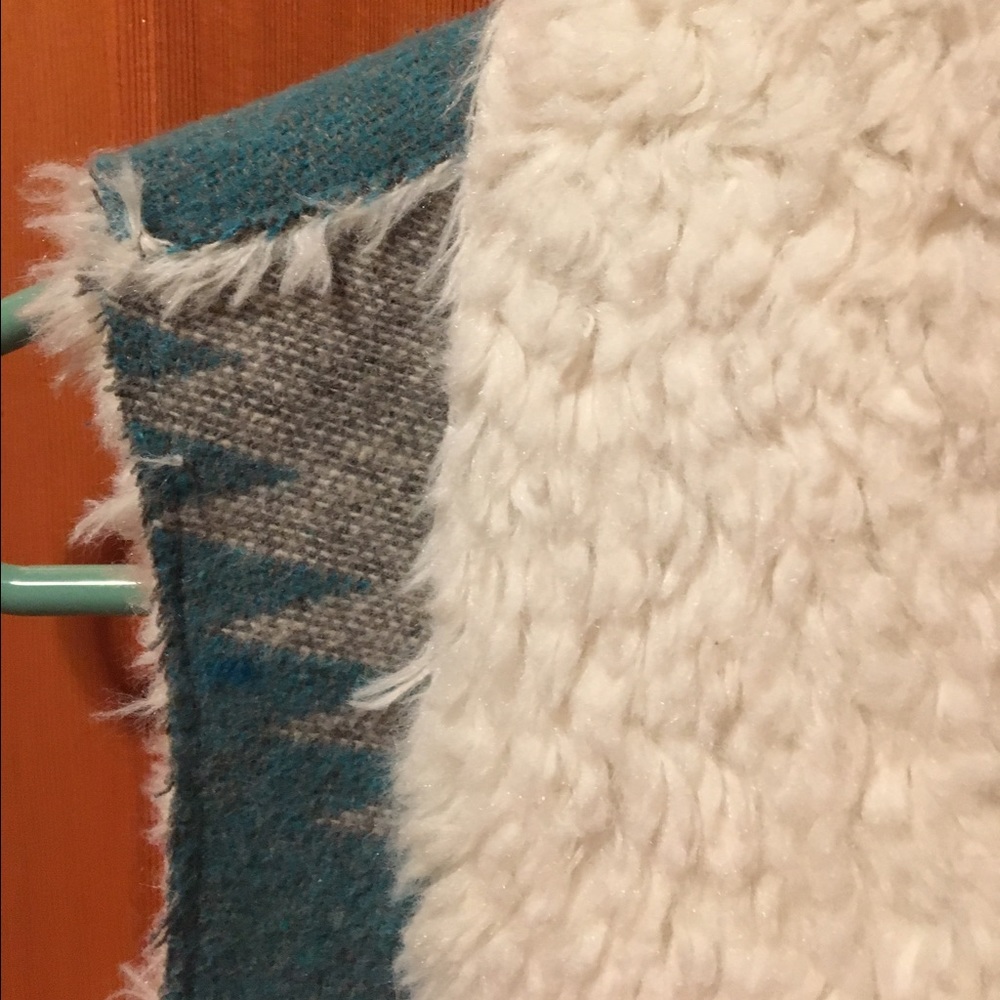 Aztec vest - Picture 2 of 4