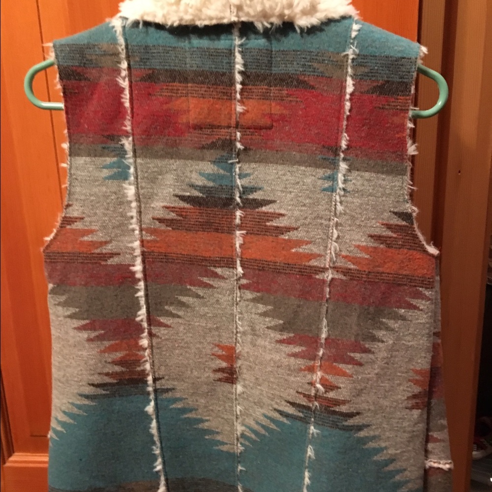 Aztec vest - Picture 3 of 4