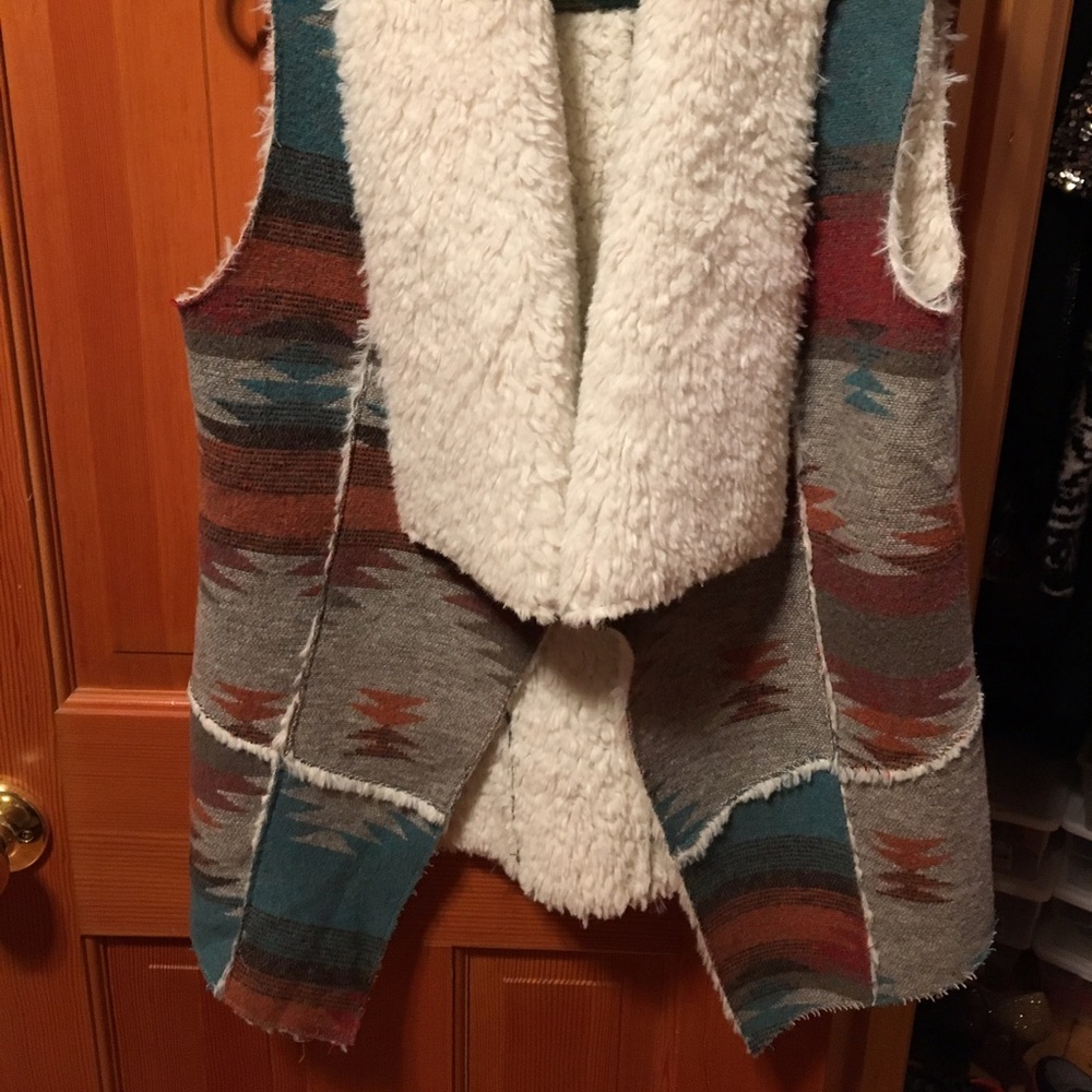 Aztec vest - Picture 4 of 4