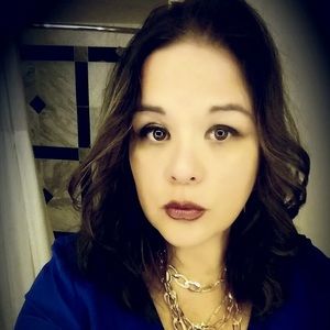 Meet your Posher, Debra