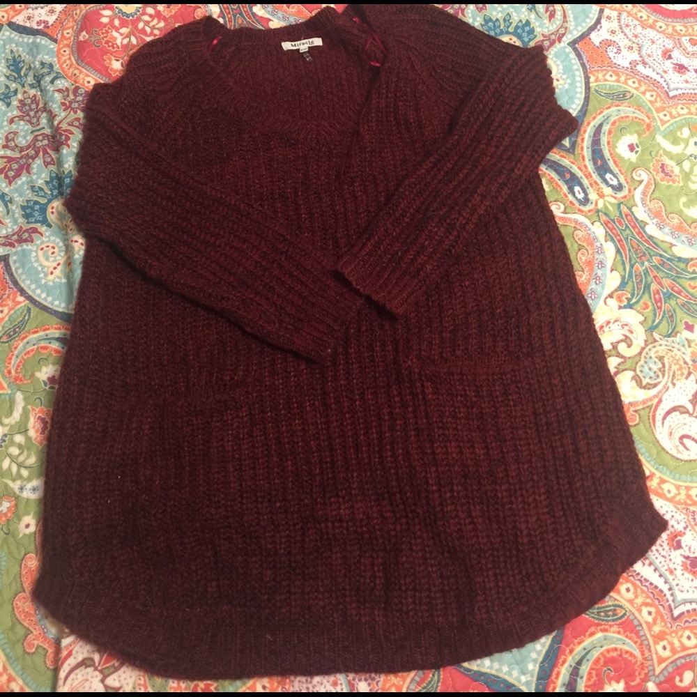Maroon sweater
