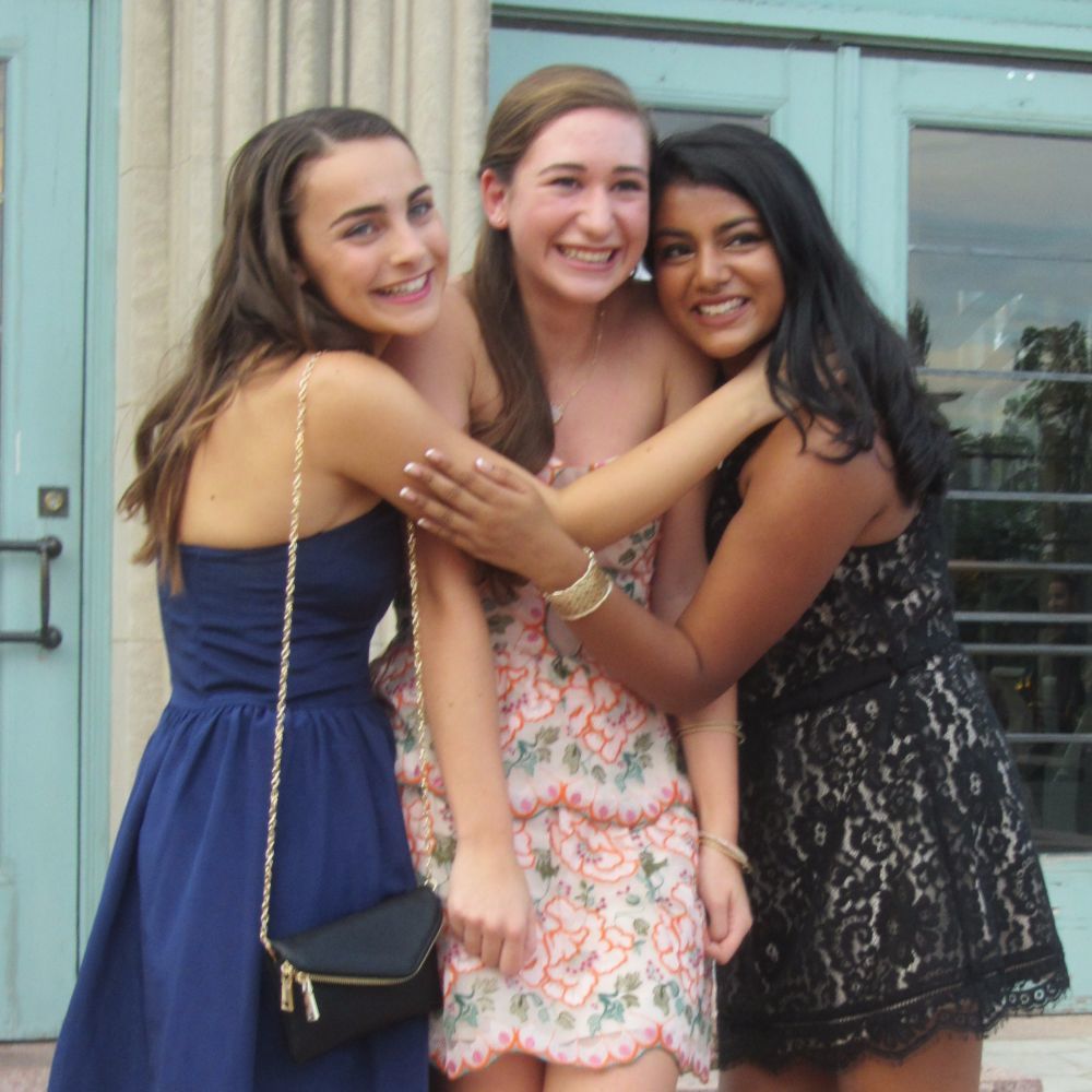 Meet your Posher, Maya