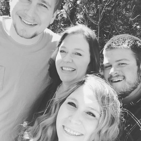 Meet your Posher, Tonya - Picture 1 of 1