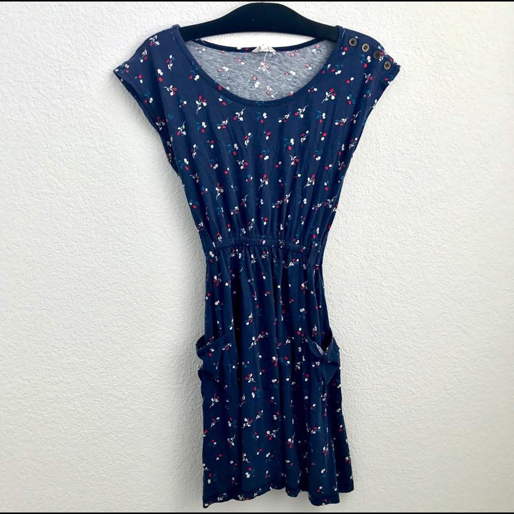 💐Floral dress with pockets and button details💐