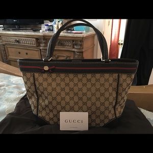 Authentic signature classic Gucci Tote