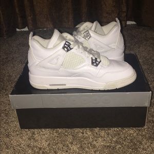 Air Jordan 4 Retro