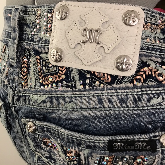 NWOT Miss Me Rhinestone Easy Straight Jeans - Picture 3 of 8