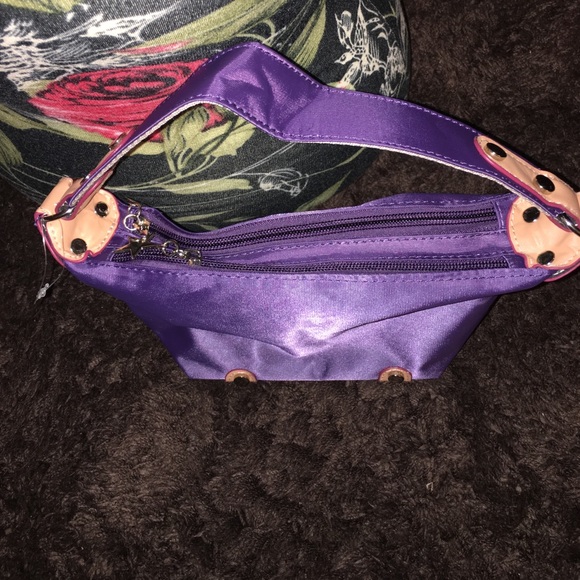New small purple handbag - Picture 2 of 6