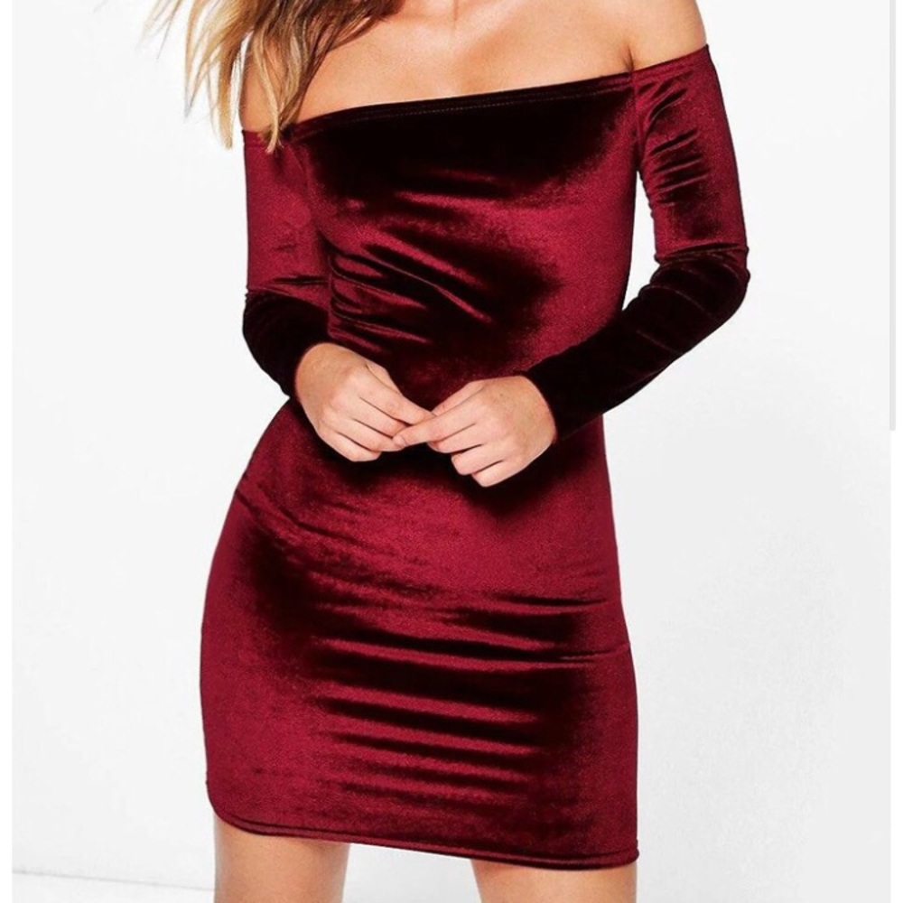 🆕 Red Off Shoulder Velvet Dress