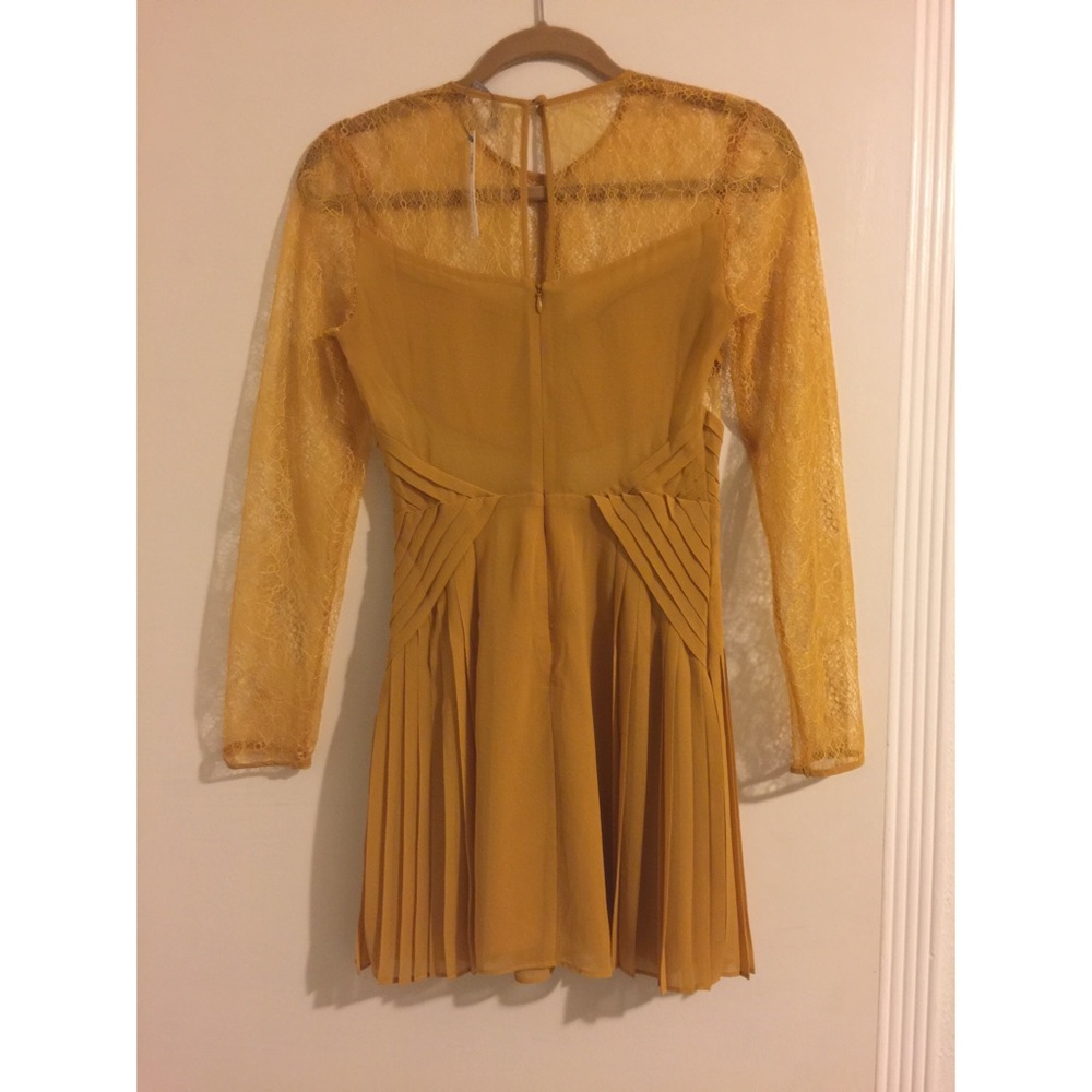 New ASOS lace dress - Picture 2 of 2