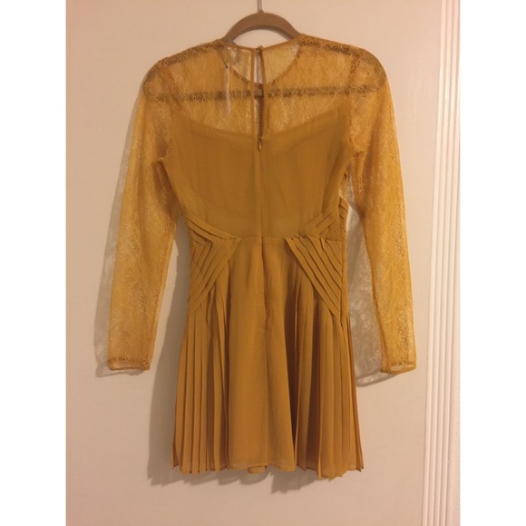 New ASOS lace dress - Picture 2 of 2