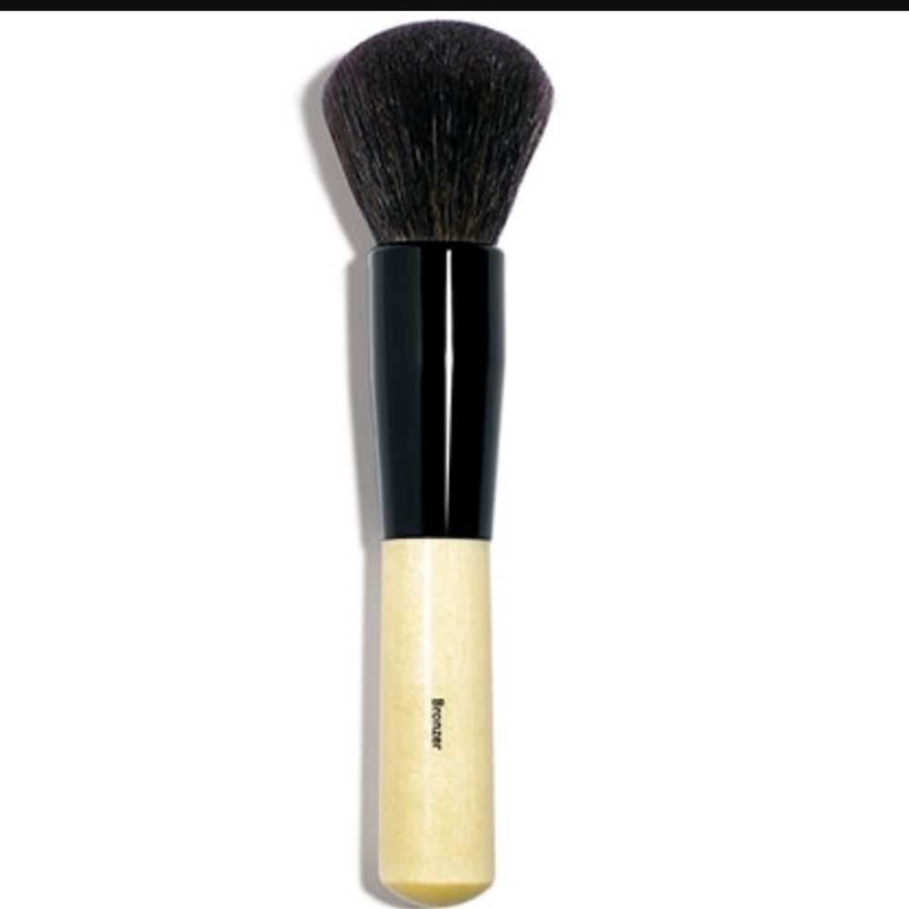 Bronzer brush