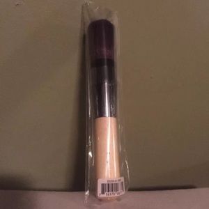 Bobbi Brown Makeup - Bronzer brush Bobbi Brown Makeup - Bronzer brush