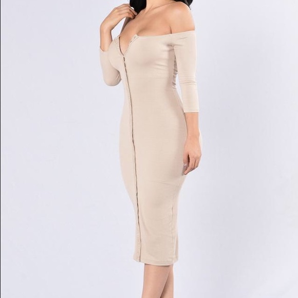 Buttoned midi dress - Picture 3 of 5