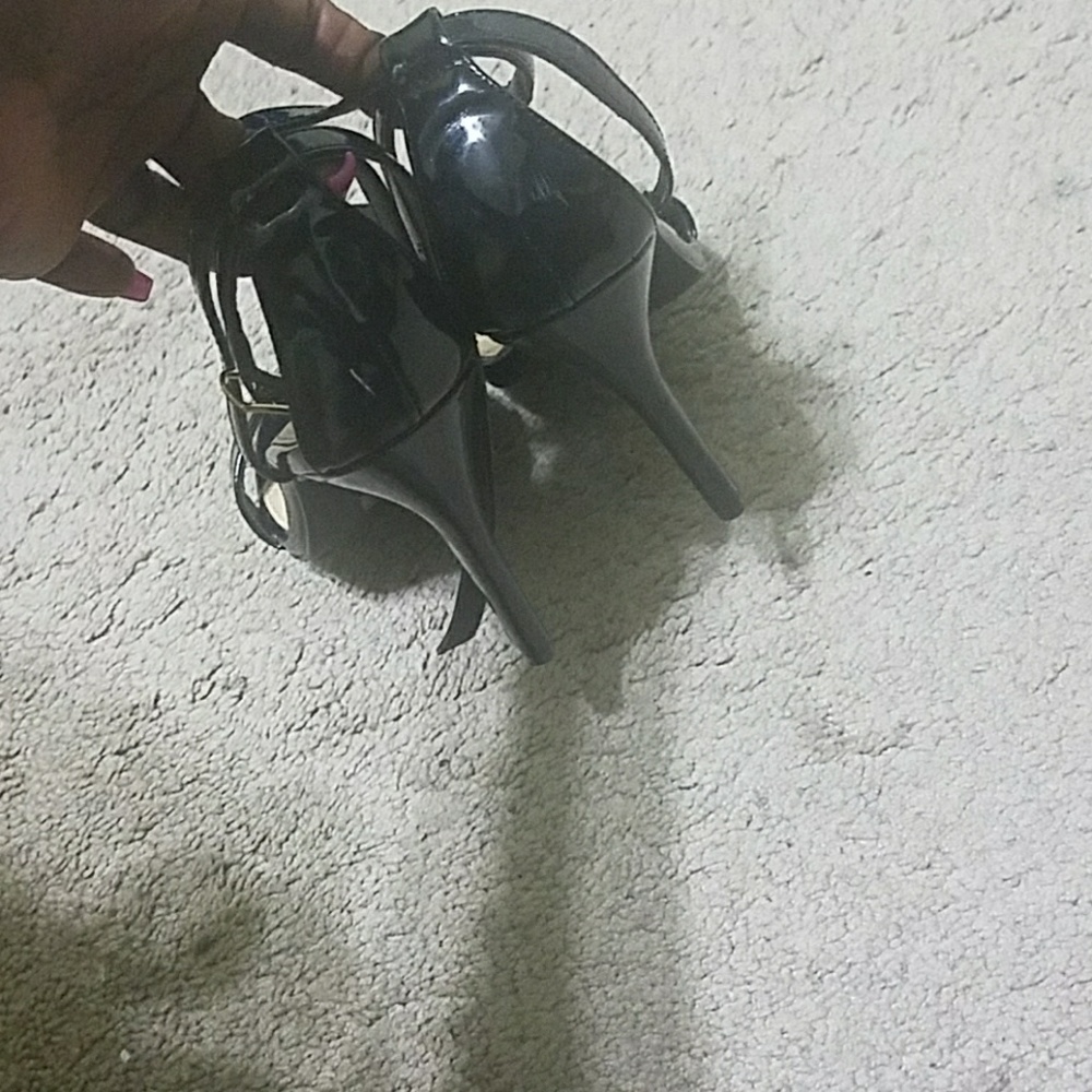 Heel - Picture 2 of 3