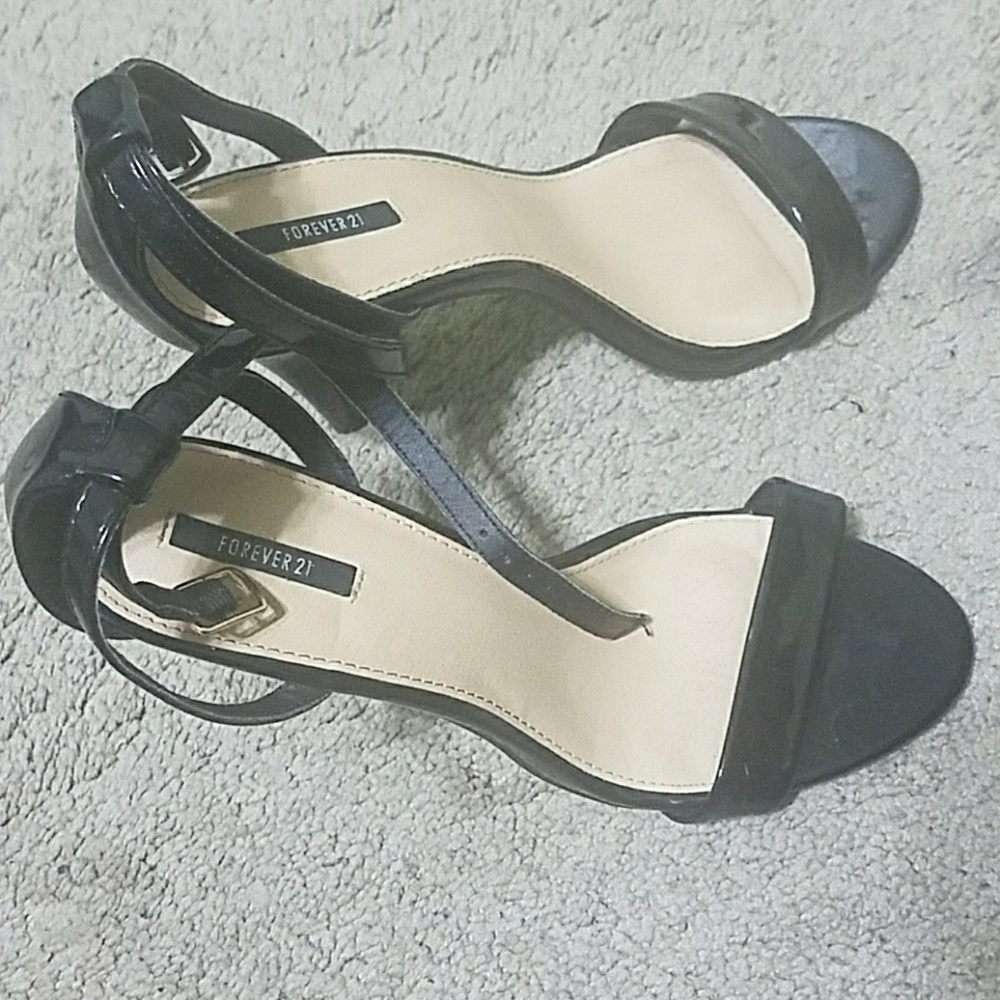 Heel - Picture 3 of 3