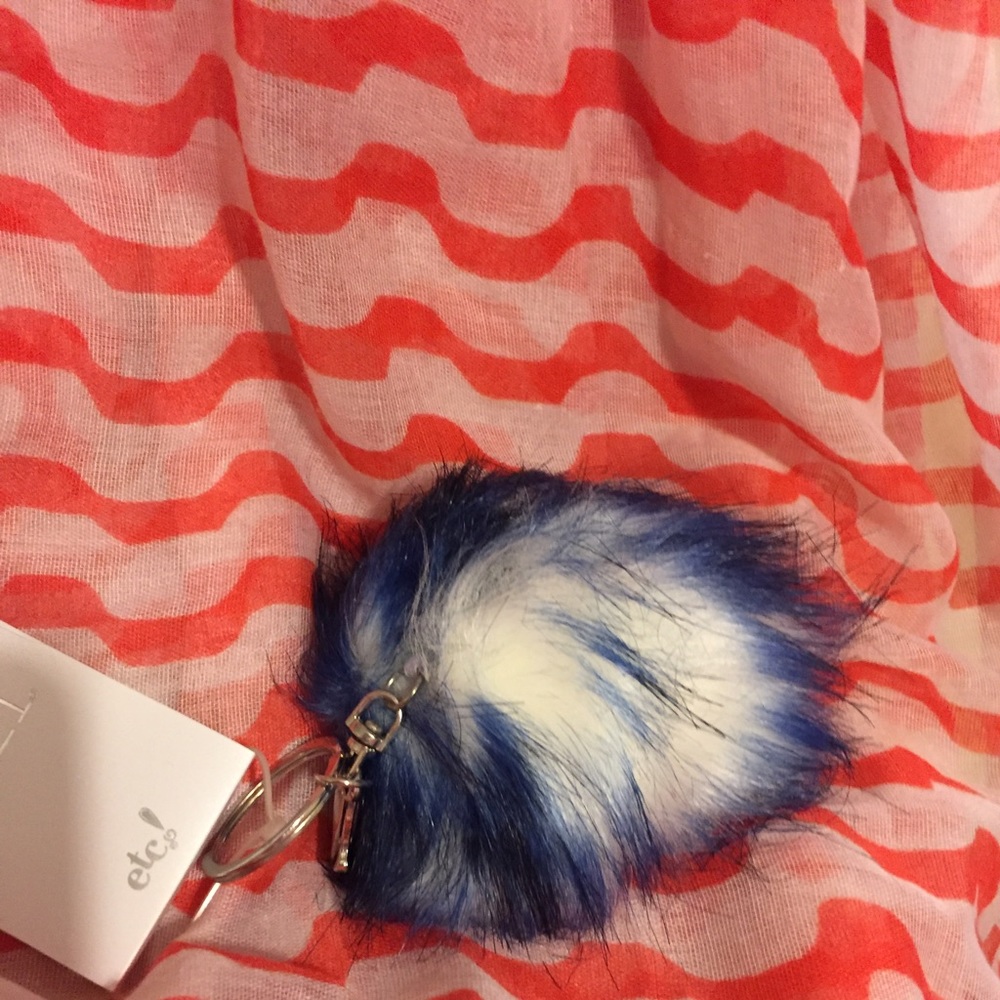 💕 Blue/White Faux Pom Keychain! 💕