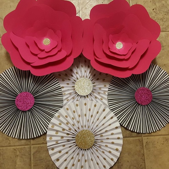 Backdrop Paper Flower - Picture 3 of 4