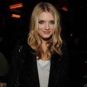 Meet your Posher, Maegan