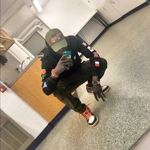 Meet your Posher, Avery