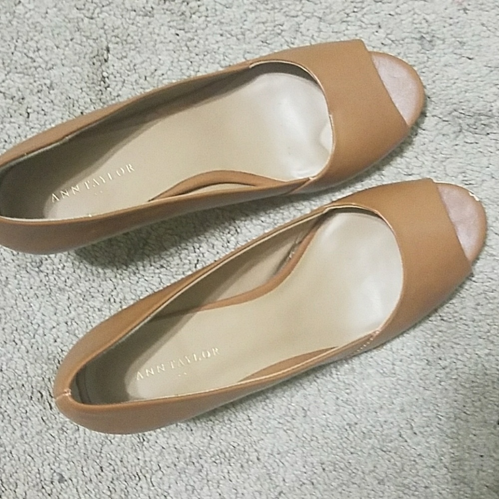 Heels - Picture 2 of 4