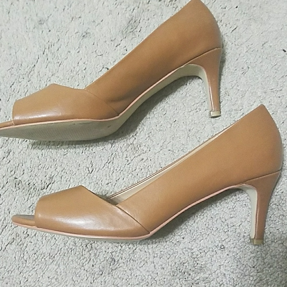 Heels - Picture 3 of 4