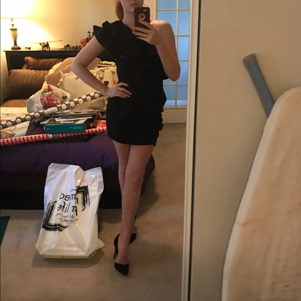 BCBG MaxAzria Ruffle One-Shoulder Draped Dress - Picture 5 of 5