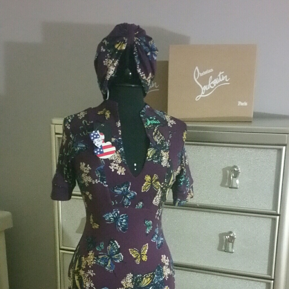PINUP COUTURE ELIZABETH DRESS IN MOTH PRINT CREPE