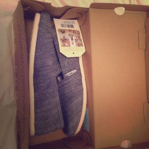 Denim Toms NWT