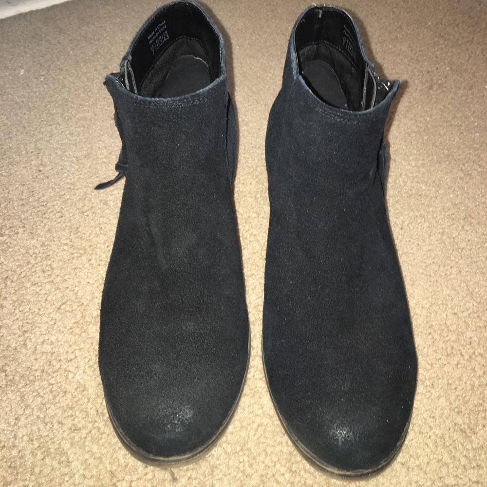 ALDO black ankle booties