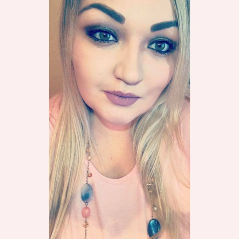 Meet your Posher, Kayla