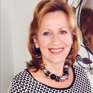 Meet your Posher, Constance