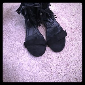 Black fringe wedge Sandals