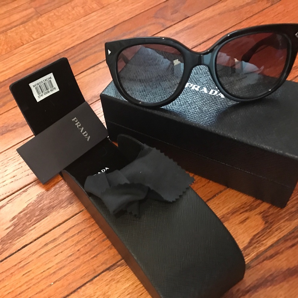 REDUCED!!!!!!  Like New Parada Sunglasses