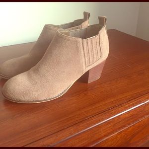 Dolce Vita booties size 6