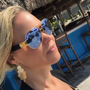 Meet your Posher, Kara k