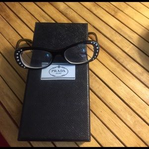 Prada frame . Awesome condition. Practically new