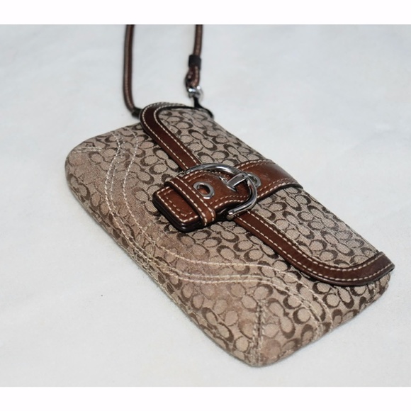 NEW! Coach //SOHO Mini Signature Cap Wristlet Bag - Picture 1 of 7