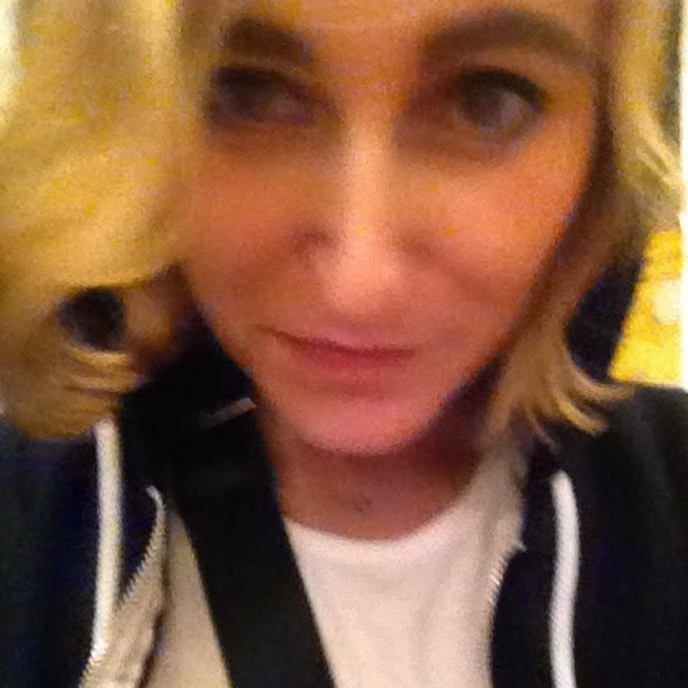 Meet your Posher, Mia