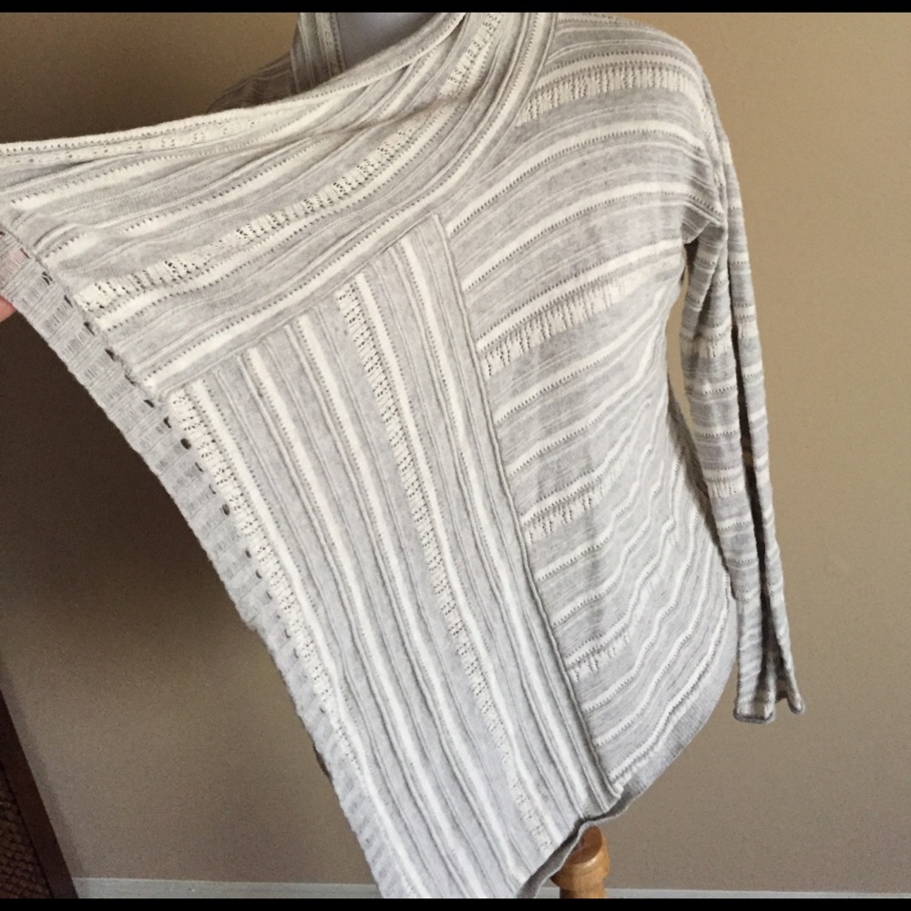 Calvin Klein cardigan - Picture 2 of 3